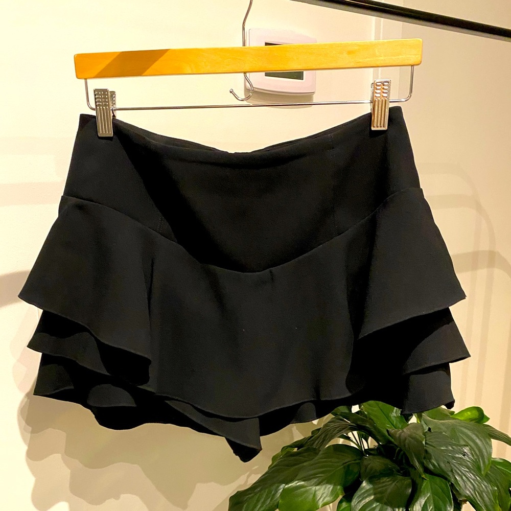 Zara Ruffle Skort size medium